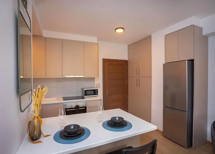 Crown Hall Apartamento *