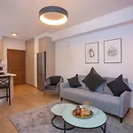 Crown Hall ليماسول