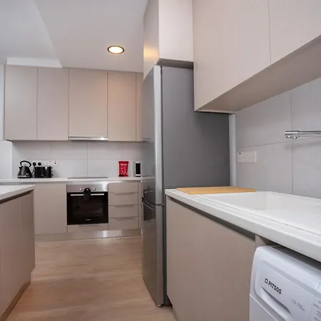 Апартаменты Crown Hall Лимасол