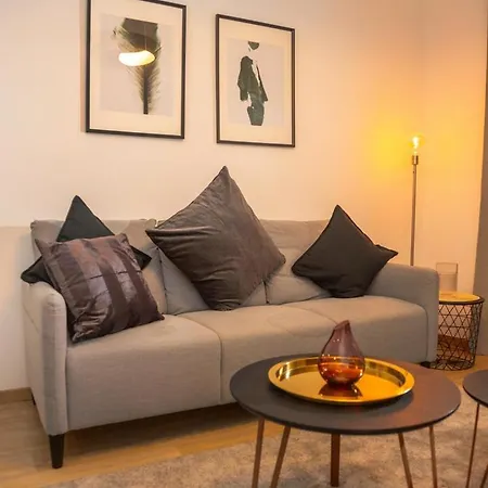 Crown Hall Apartment *