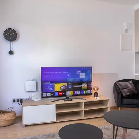 Apartment Crown Hall *