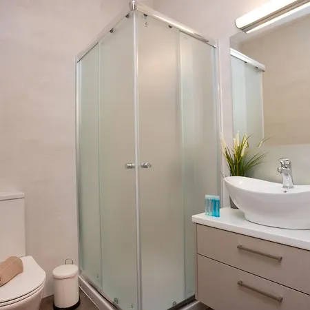 Crown Hall Апартаменты Лимасол