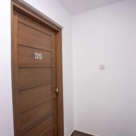 Apartment Crown Hall
