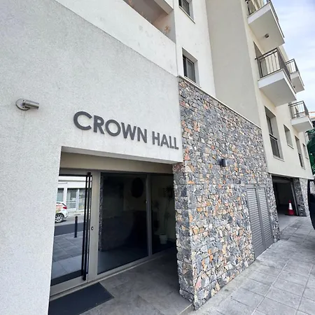 Апартаменты Crown Hall