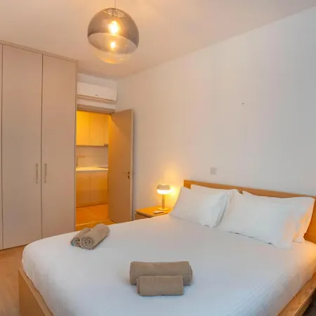 Crown Hall Апартаменты Лимасол