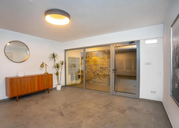 Crown Hall Lägenhet Limassol