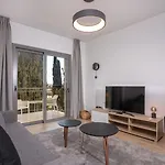 Apartament Crown Hall *
